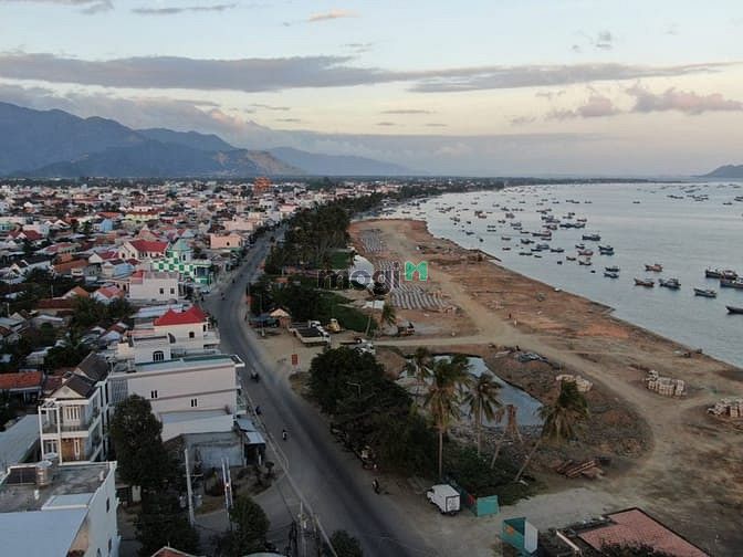Vân Phong Bay