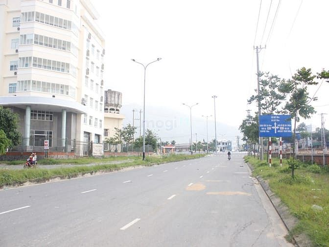 Ngô Quyền Shopping Street