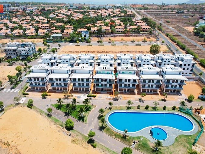 Khu biệt thự Hill Villas