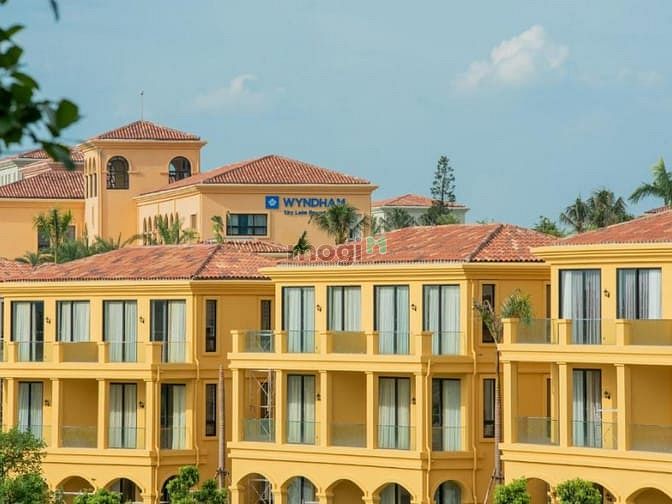 Wyndham Sky Lake Resort & Villas