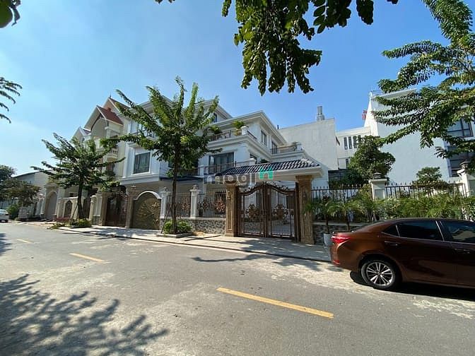 Nguyễn Quyền Luxury