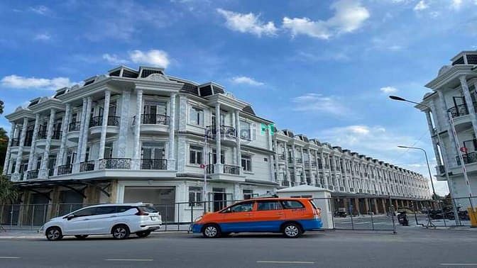 Royal Town Dĩ An