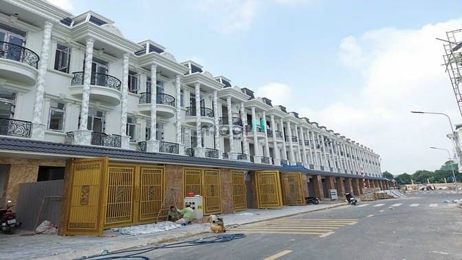 Royal Town Dĩ An