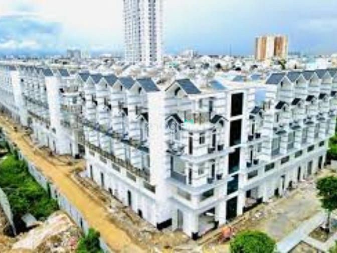 Lux Home Gardens