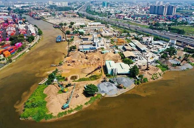 Saigon Quays