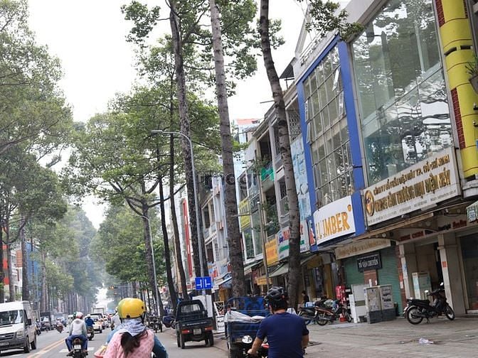 1.  Đường Lý Thái Tổ, Phường 1, Quận 3