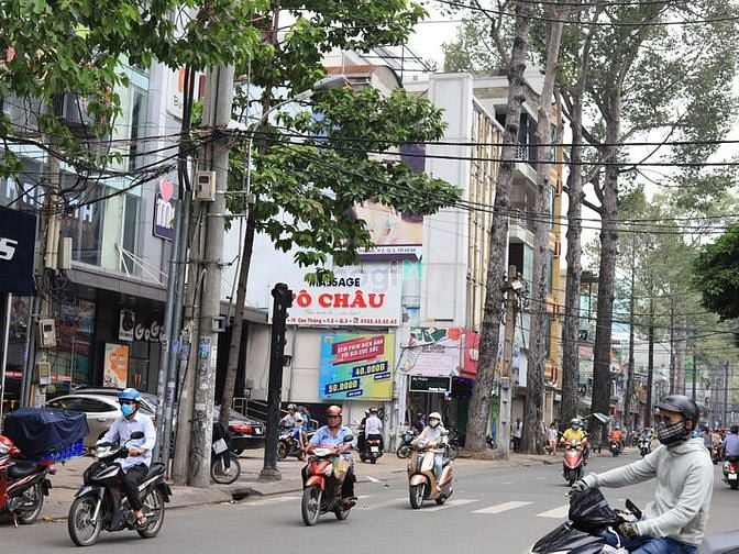 1.  Đường Cao Thắng, Phường 3, Quận 3