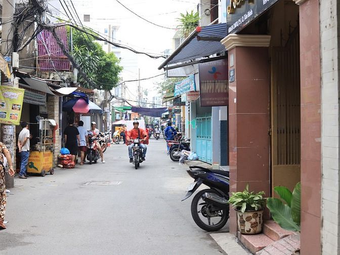 1.  Đường Hoàng Sa, Phường 13, Quận 3
