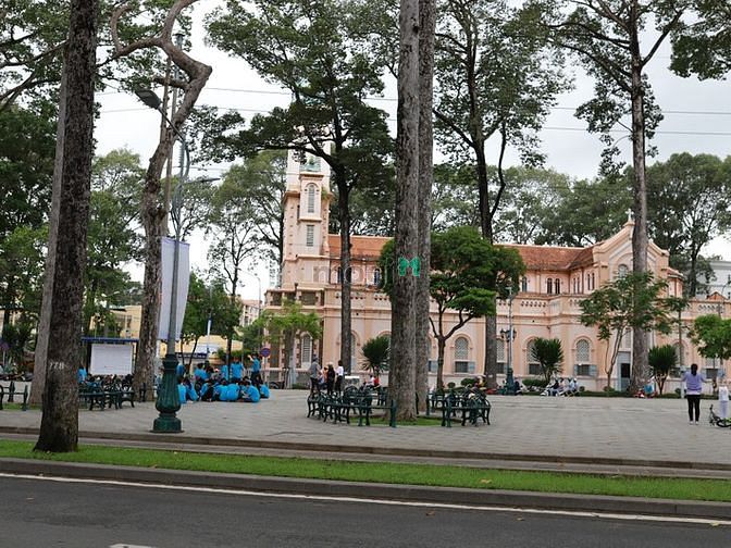 1.  Đường Nguyễn Trãi, Phường 2, Quận 5