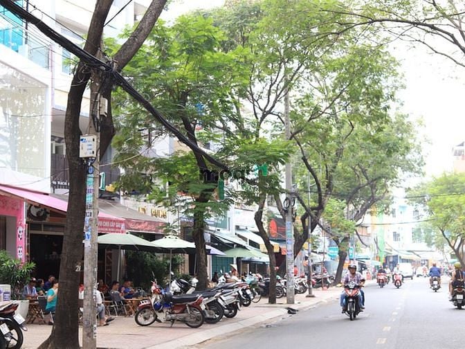 1.  Đường Rạch Bùng Binh, Phường 10, Quận 3