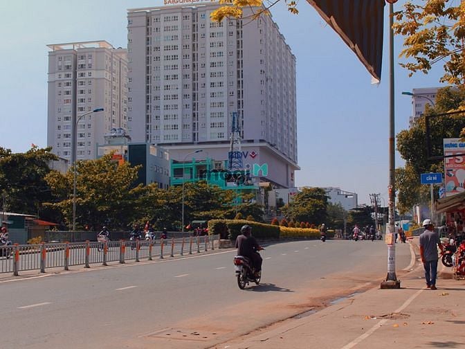 Cầu Đỏ, phường 13