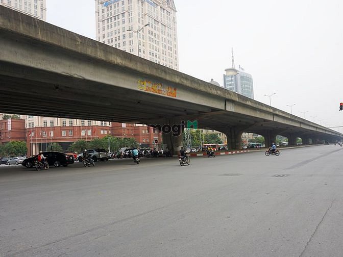 Đường PHạm Hùng. buổi sáng