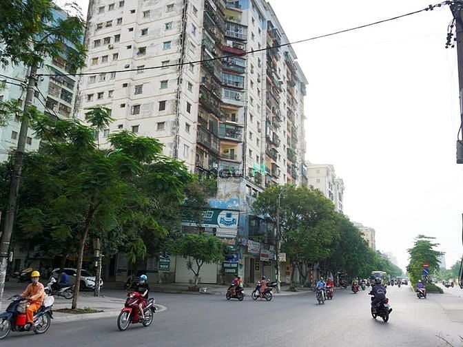 1. Đường Kim Đồng. Phường Hoàng Văn Thụ. Buổi sáng.