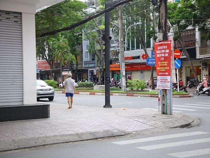 1. Góc giao lộ đường Bàu Cát  Phường 14