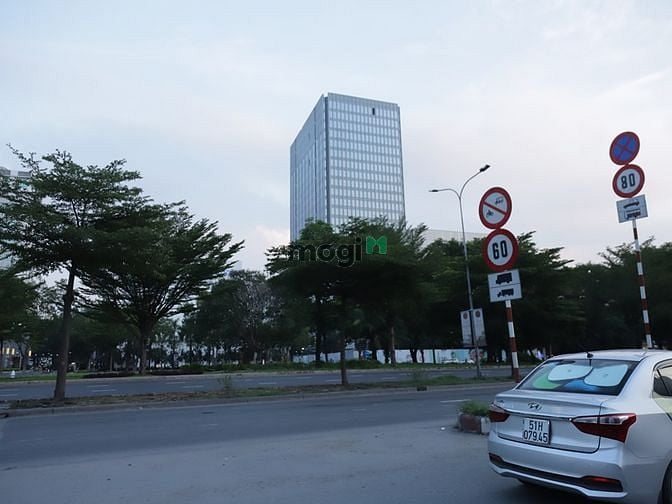 Đường Nguyễn Văn Linh, Phường Tân Phong, Quận 7