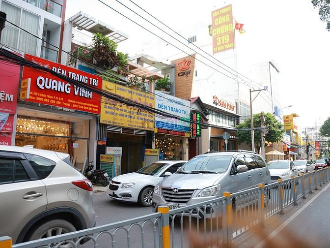 1. Đường Tô Hiến Thành, Phường 13, Quận 10.