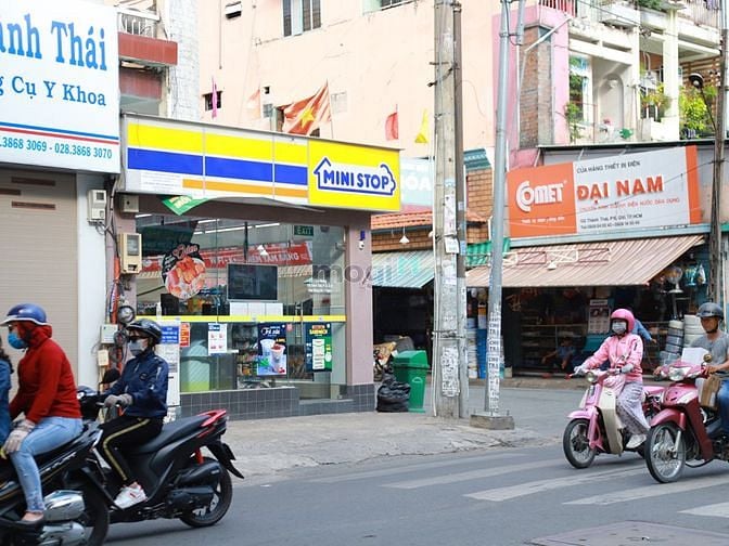 1. Đường Thành Thái, Phường 15, Quận 10.