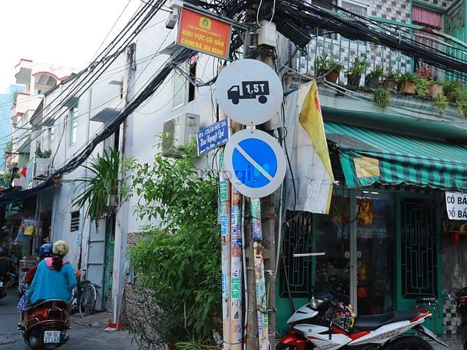 1. Đường Lạc Long Quân, Phường 5, Quận 11.