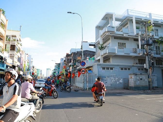 1. Đường Nguyễn Thị Nhỏ, Phường 16, Quận 11.