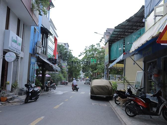1. Đường Cù Lao, Phường 2, Quận Phú Nhuận.