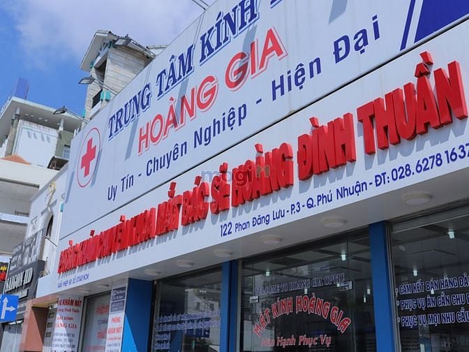 1. Đường Phan Đăng Lưu, Phường 3, Quận Phú Nhuận.