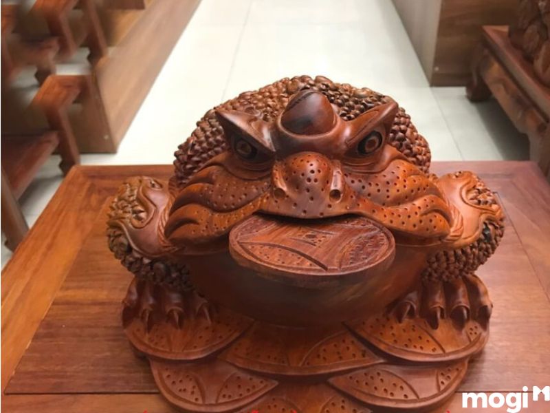 Kim Thiềm đặt tại phòng khách